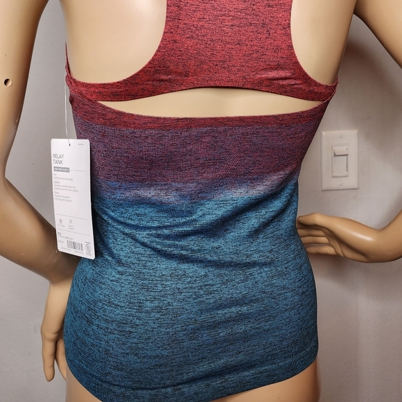 NWT Athleta Relay Tank Top Shirt Gradient Ombre Multi Red Blue Size XS - Picture 12 of 16
